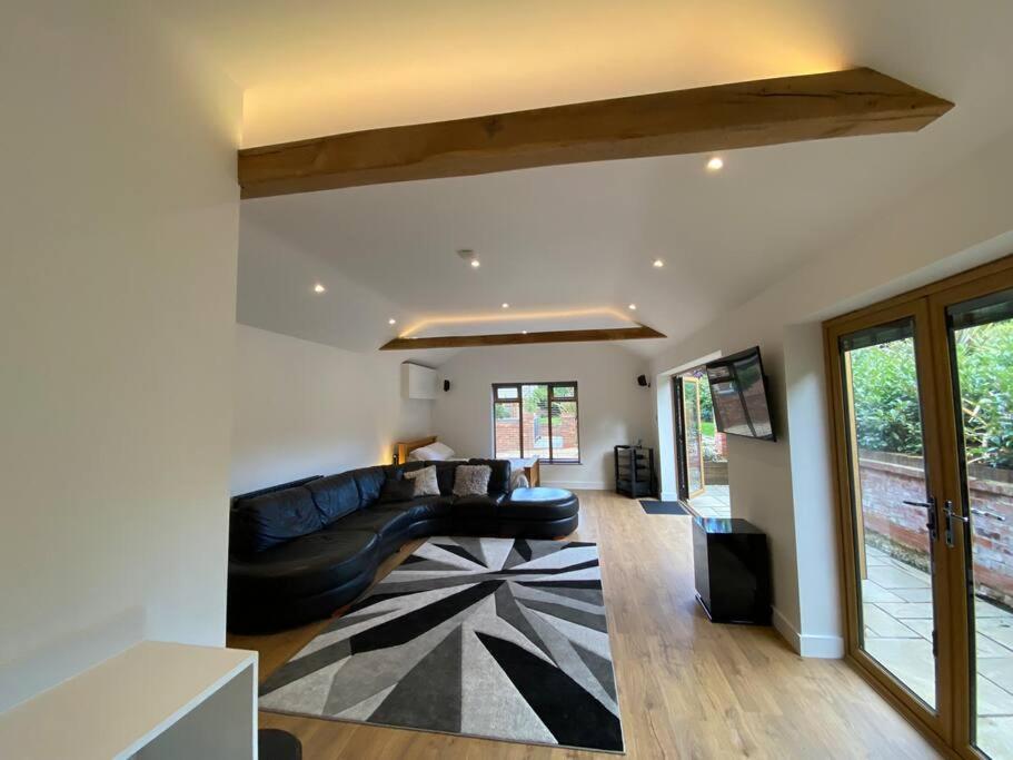 Stansted Airport Luxury Annexe With Parking. Apartman Birchanger Kültér fotó
