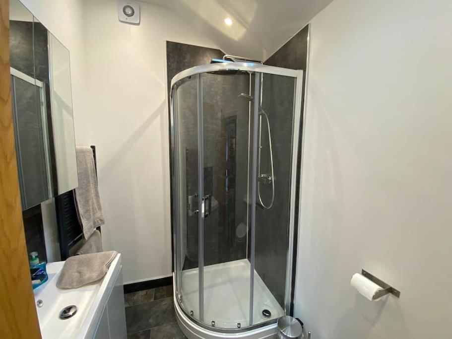 Stansted Airport Luxury Annexe With Parking. Apartman Birchanger Kültér fotó