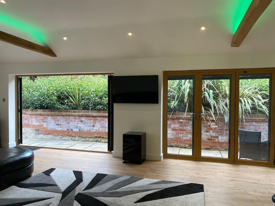 Stansted Airport Luxury Annexe With Parking. Apartman Birchanger Kültér fotó