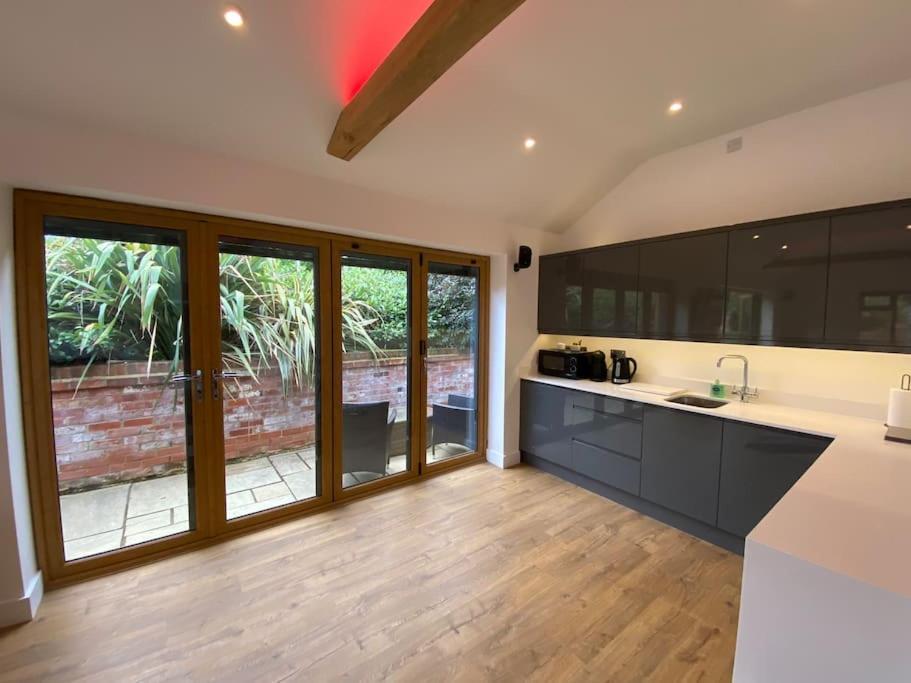 Stansted Airport Luxury Annexe With Parking. Apartman Birchanger Kültér fotó
