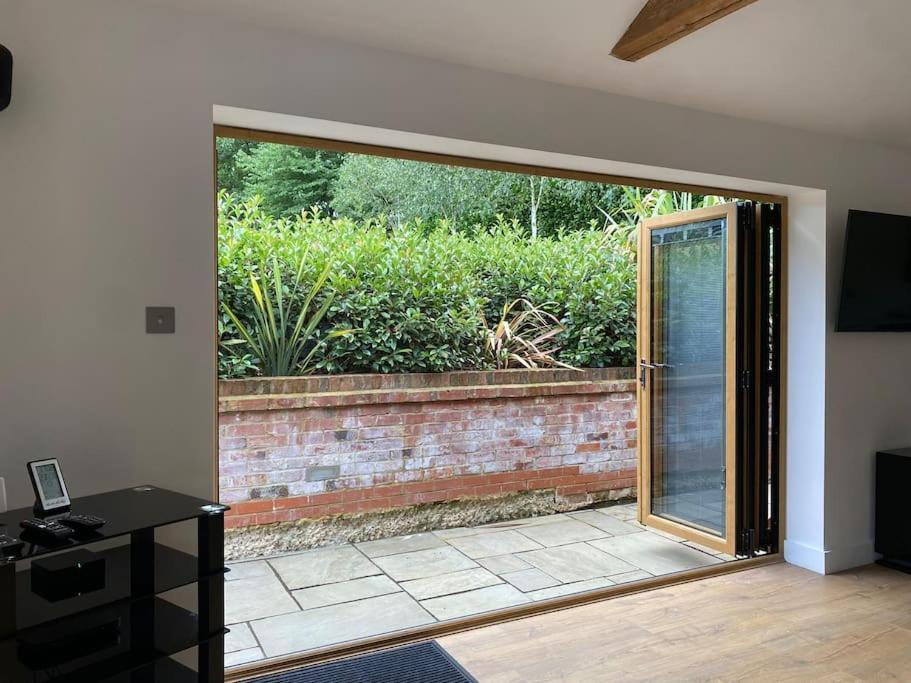 Stansted Airport Luxury Annexe With Parking. Apartman Birchanger Kültér fotó