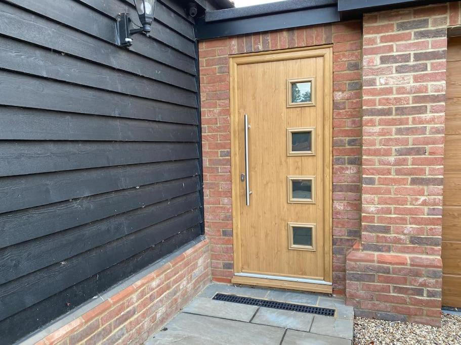 Stansted Airport Luxury Annexe With Parking. Apartman Birchanger Kültér fotó